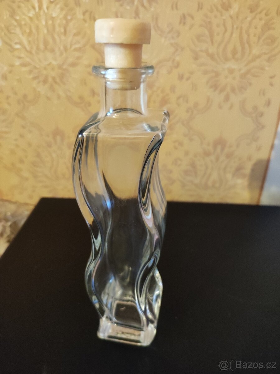 Skleněná miska a sklenice - 3