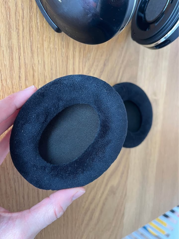 Sluchátka k televizi Philips SHD8850 pro seniory - 3