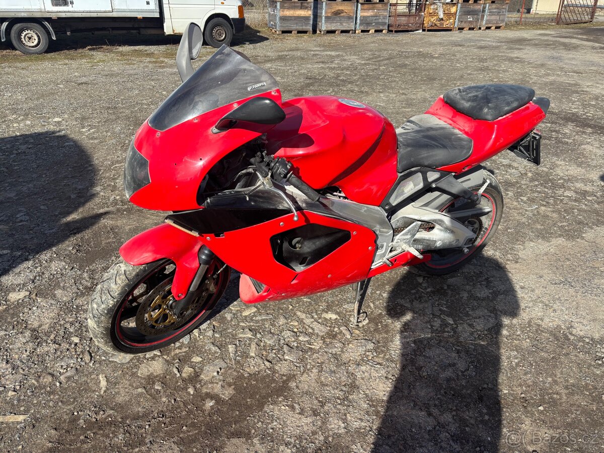 Aprilia RSV 1000 díly - 3