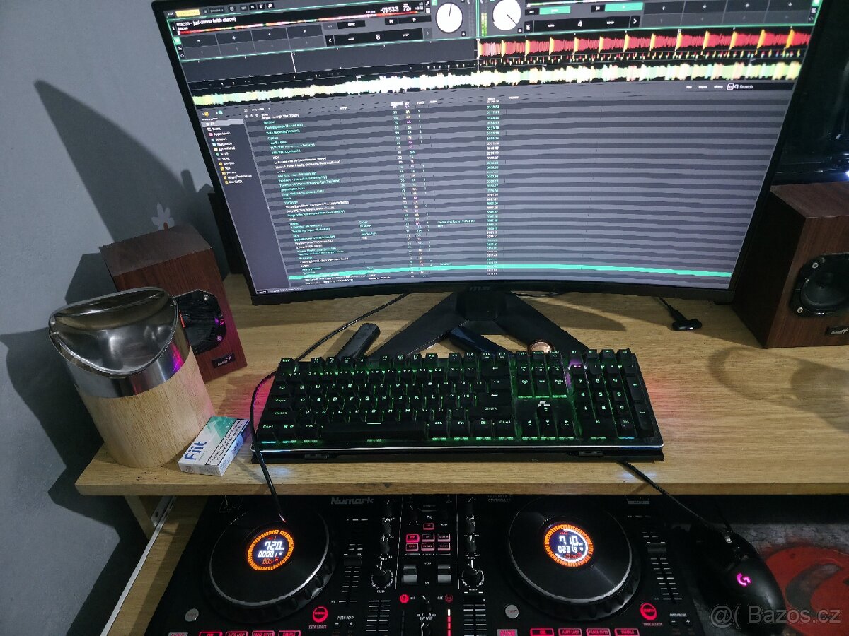 Numark Mixtrack Platinum FX - 3