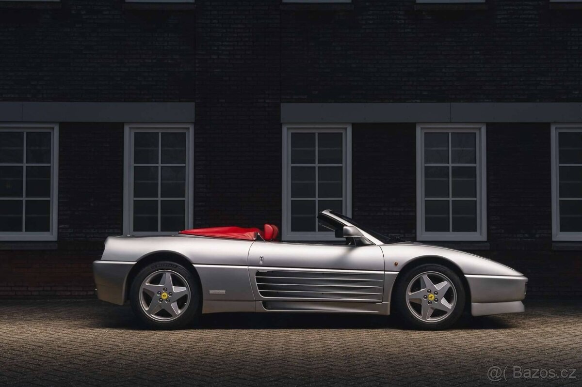 Ferrari 348 Spider z roku 1994 - 3