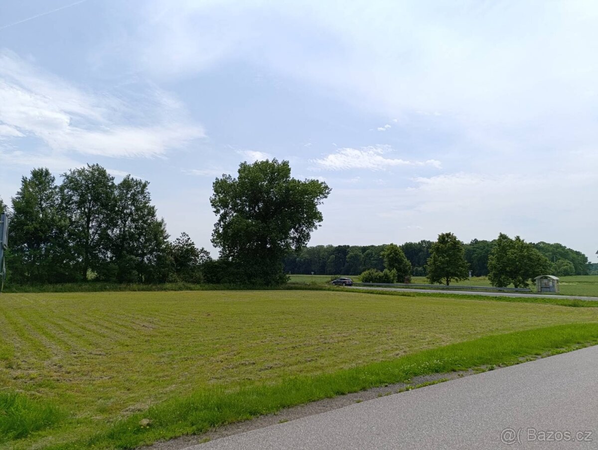 Prodej pozemku pro komerční výstavbu, u silnice I/35 (Jc-HK) - 3