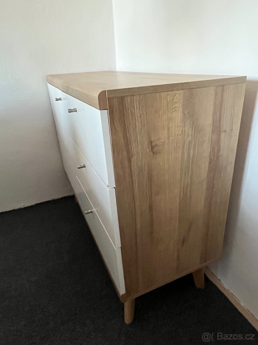 Komoda - 3