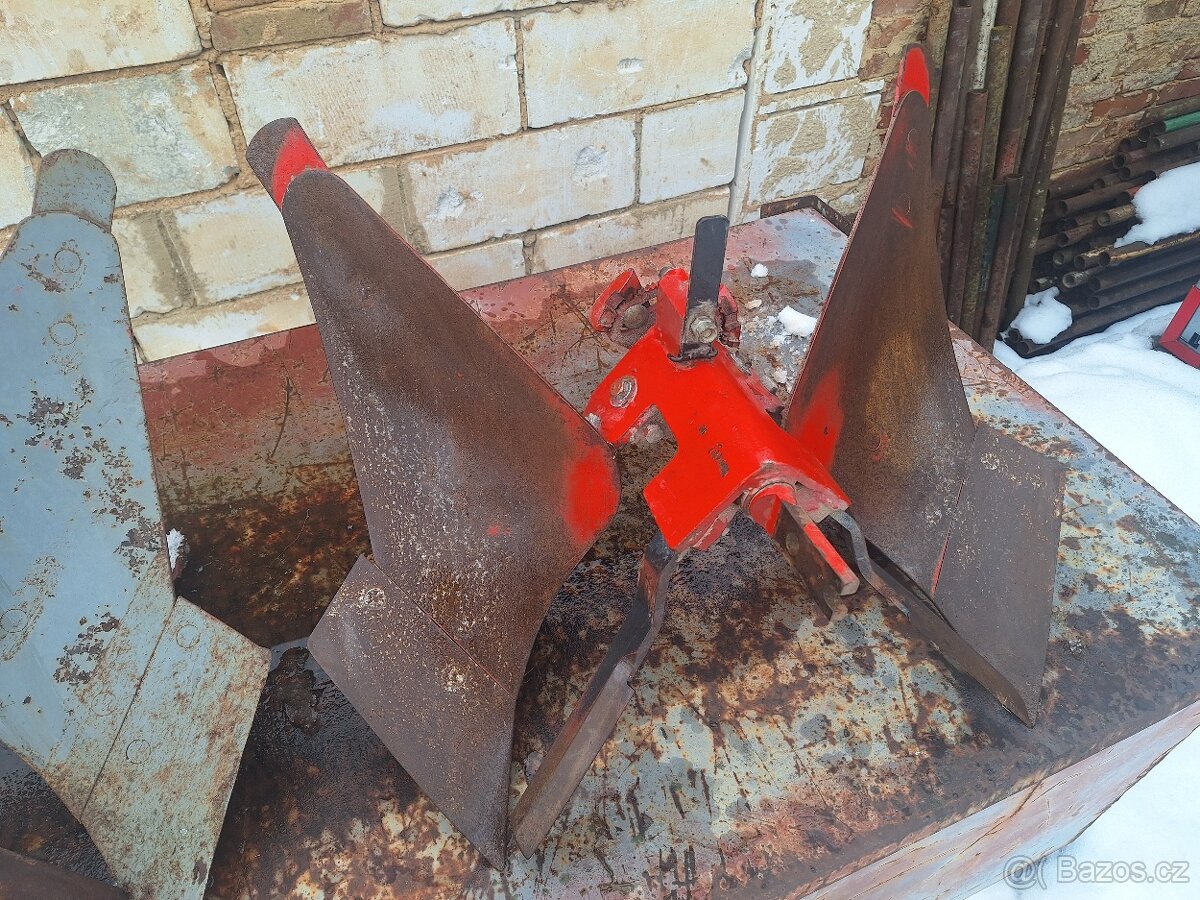 Pluh obracák Vari APH 352 - 3