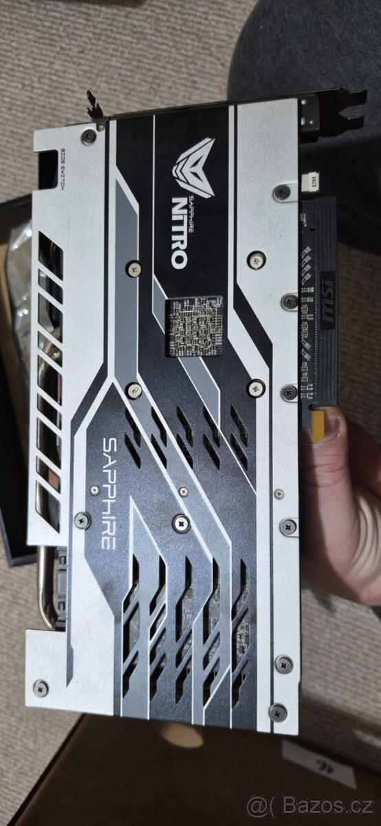 SAPPHIRE NITRO+ RADEON RX 580 4GB GDDR5 Dual - 3