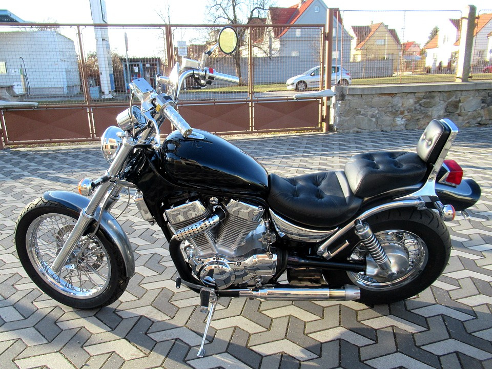 Suzuki VS 1400 Intruder - 3