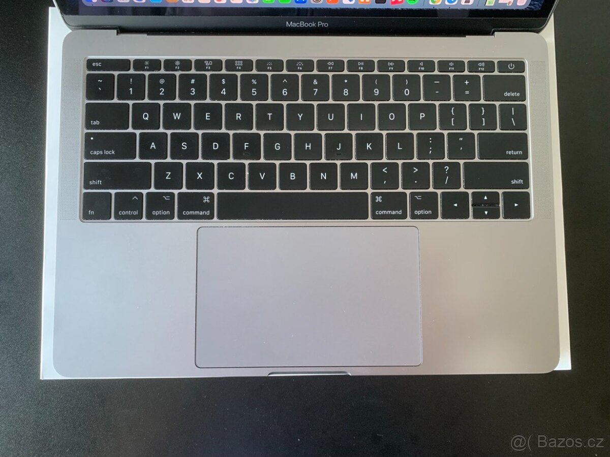 MacBook Pro 2017 | 2.3 GHz | 256 ssd | 8 RAM - 3
