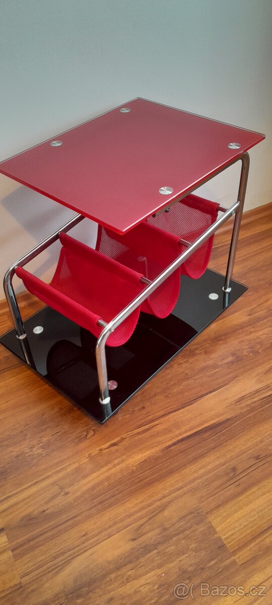 Stolek italský design - 3