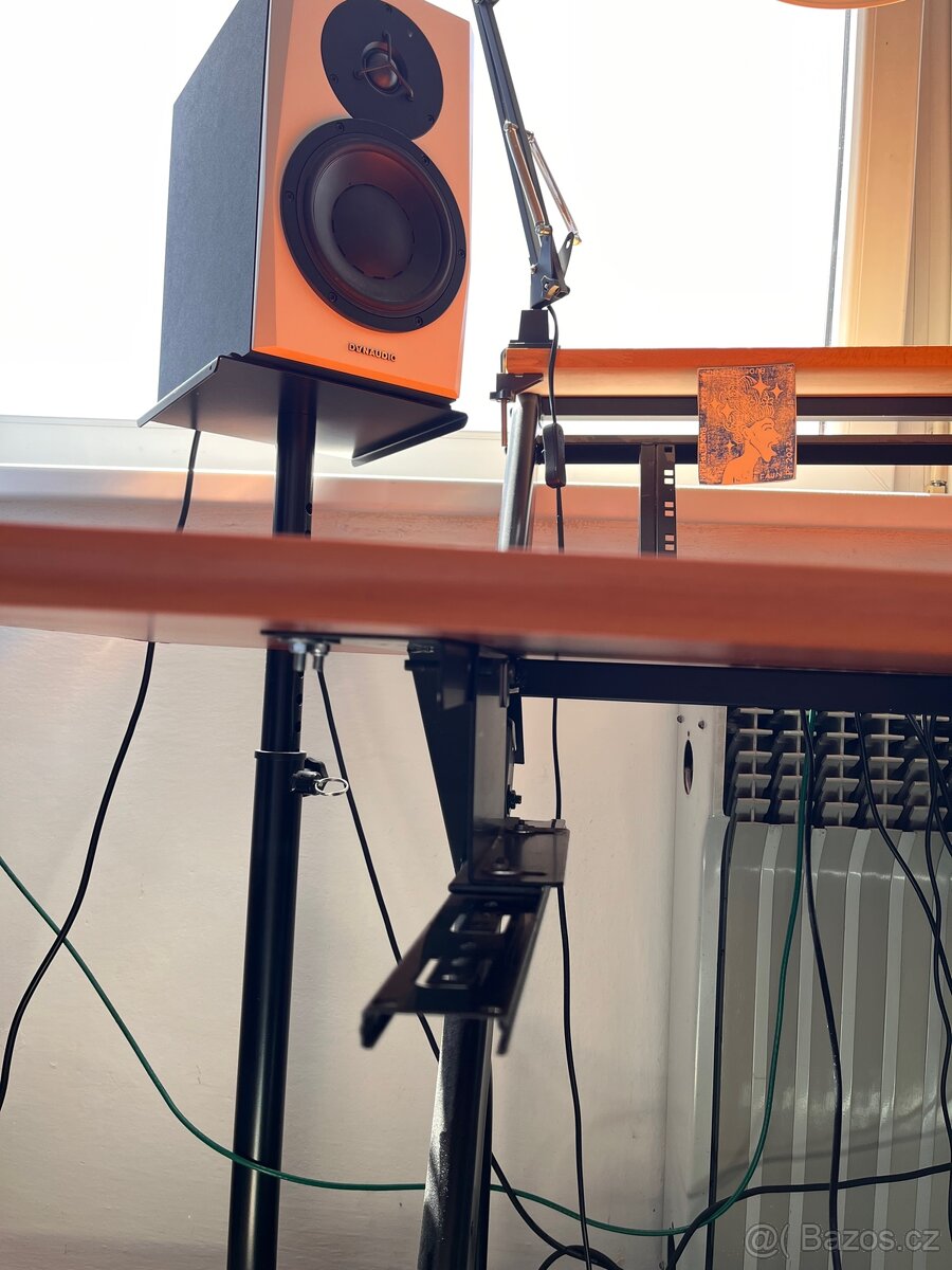Studiový stůl - 3