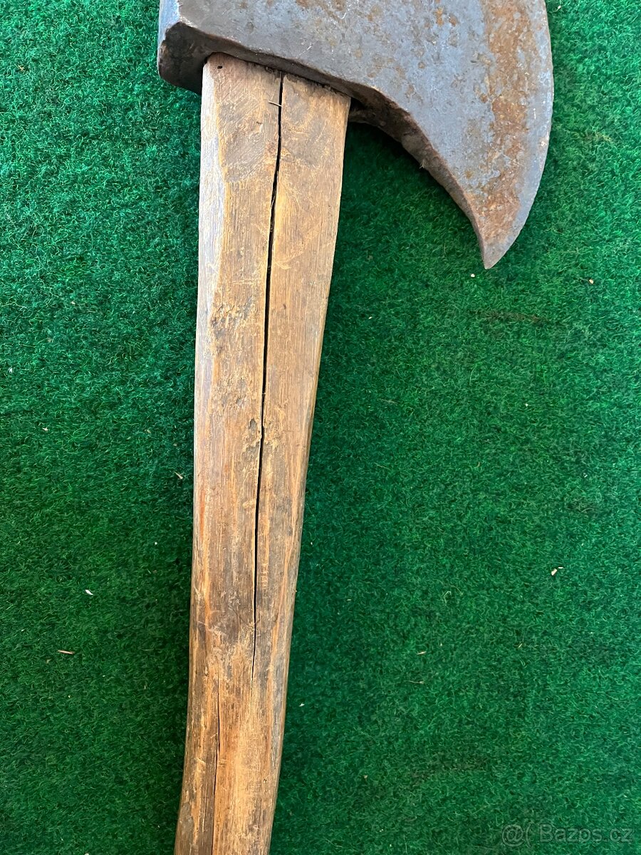 Starožitná sekera - 3