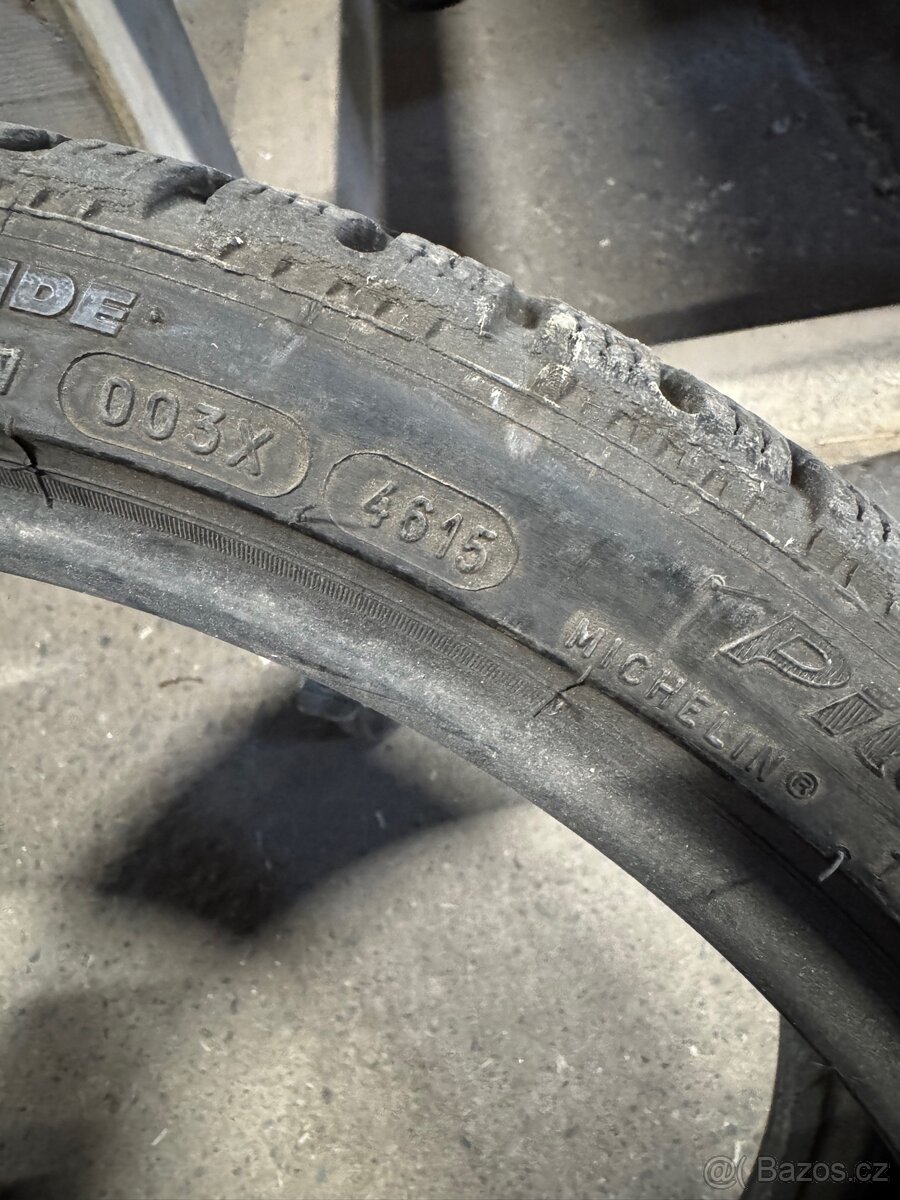 Nabízím na prodej 2 ks 225/35R19 zimní - 3