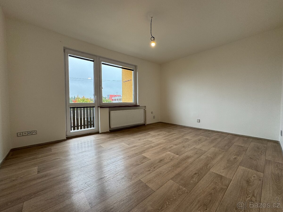 Pronájem bytu 3+1 68 m² Rožkova, Pardubice - 3