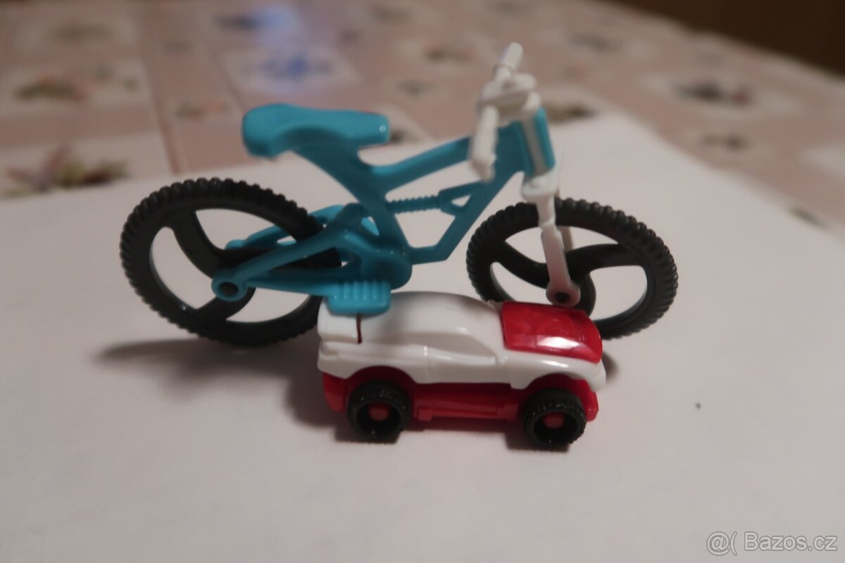 Gumové sada autíček z Kinder vajíček - 3