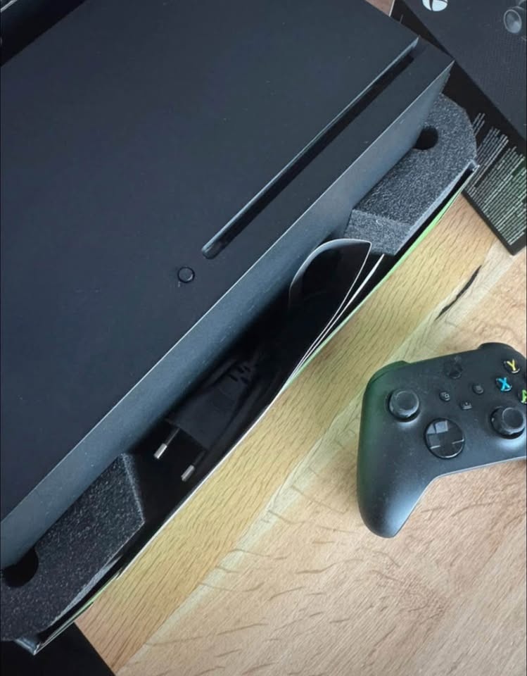 Xbox Series X 1TB SSD Black - 3