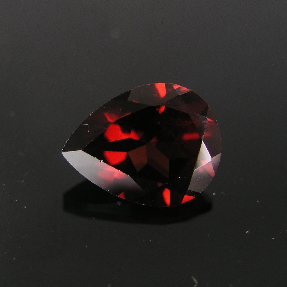 Granát-Mosambik-1,96 ct. - 3