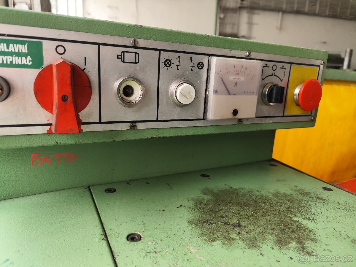 Soustruh SUI 32 A/1000 - 3