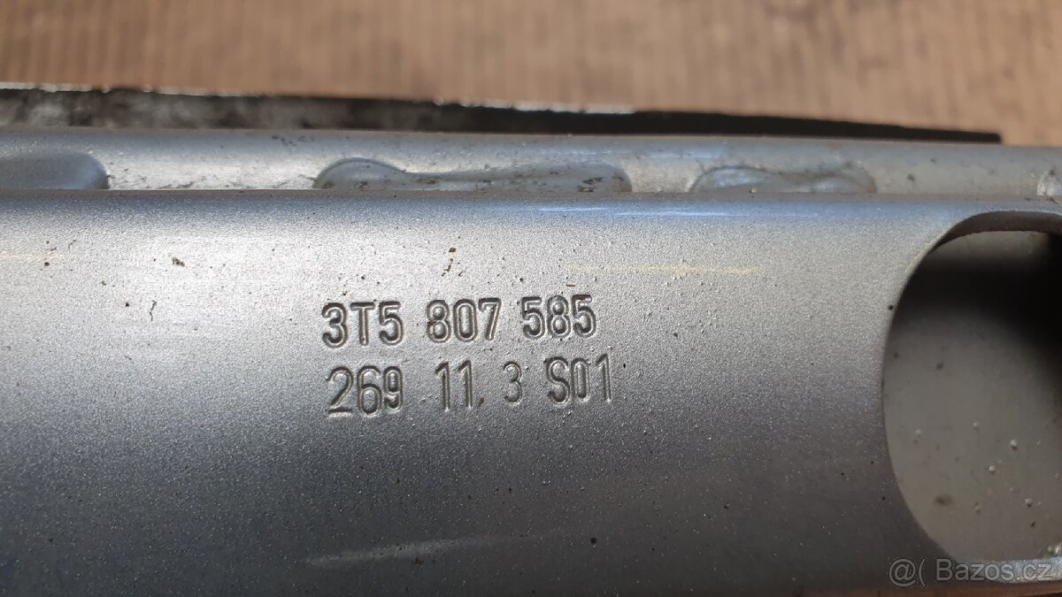 Škoda superb 2 výztuha - 3