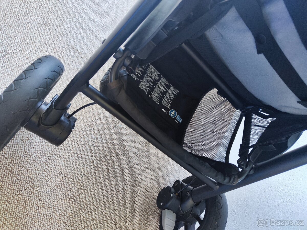 Kočárek s příslušenstvím - 3