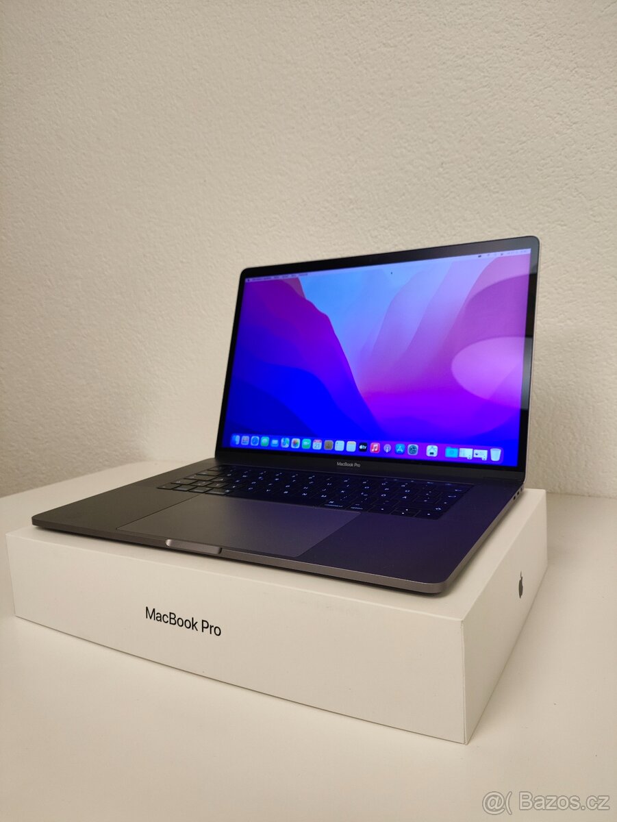 MacBook Pro 15 2016 | i7 • 16GB • 1TB SSD - 3
