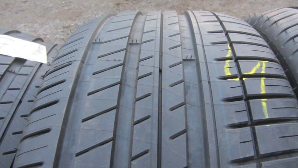 Letní pneu 275/40/19 Michelin - 3