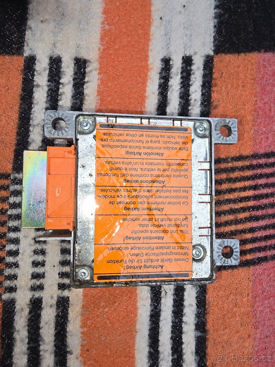 BMW e36 modul airbagů - 3