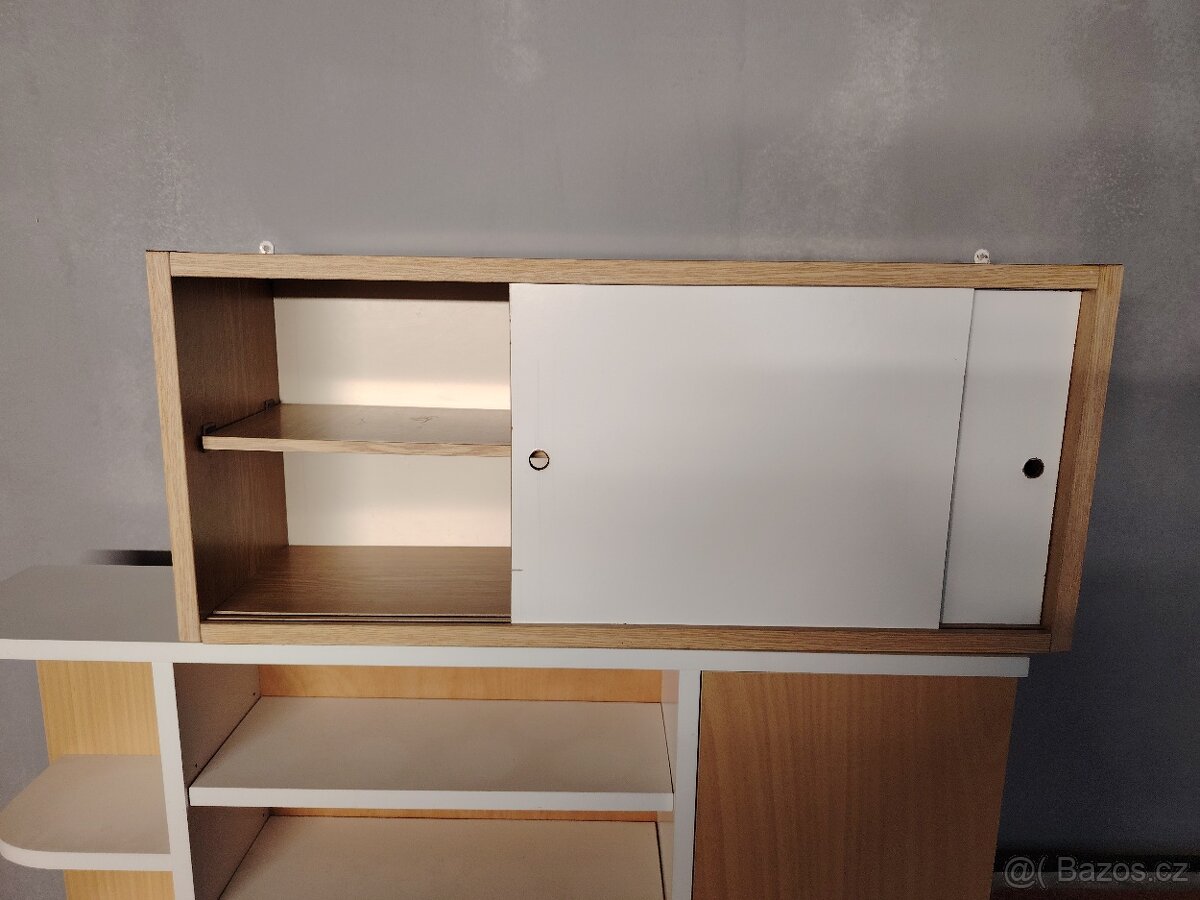 Poličky plus skříňka. - 3