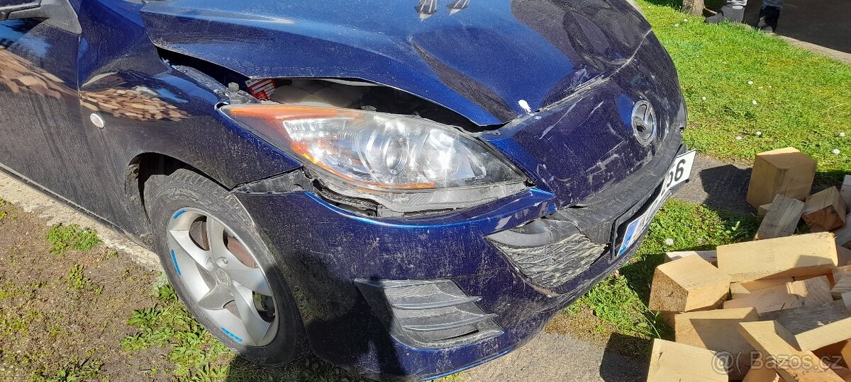 Mazda 3 AA Sedan modrá - 3