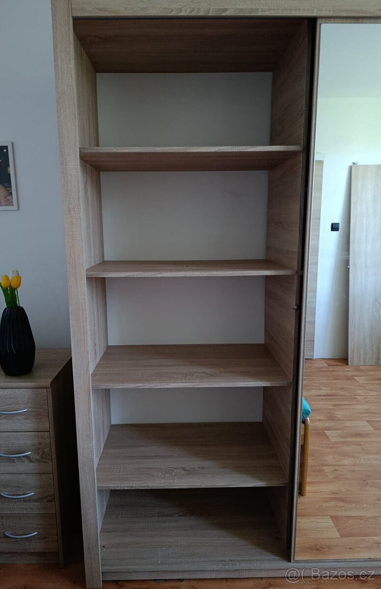 šatní skříň - 3