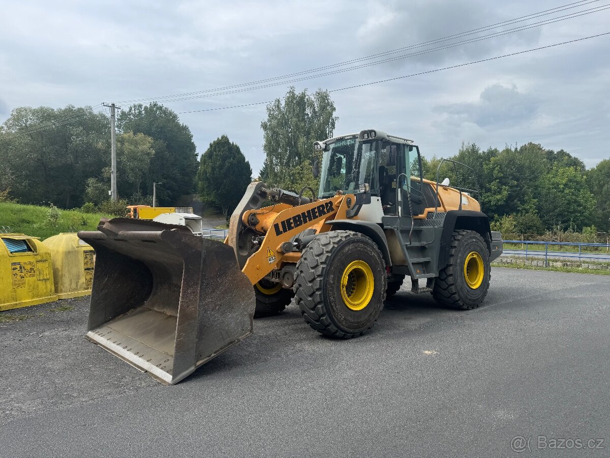 Kolový nakladač Liebherr 566 rok 15 a 8700 mth TOP - 3