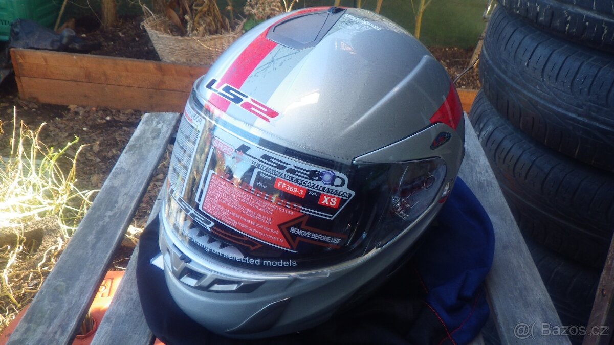 Nová vyklápěcí helma LS2 - 3