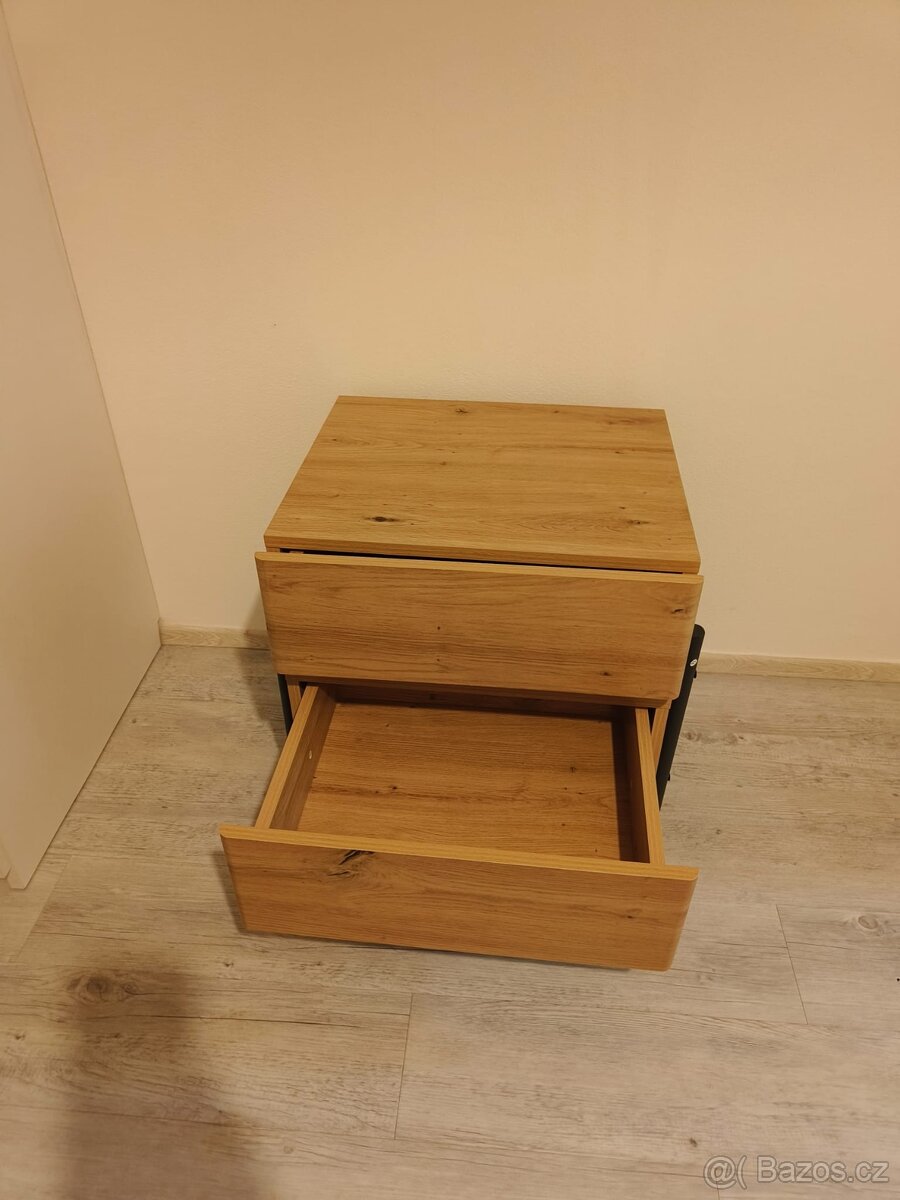 Noční stolek Jasmína Möbelix v záruce, Top stav - 3