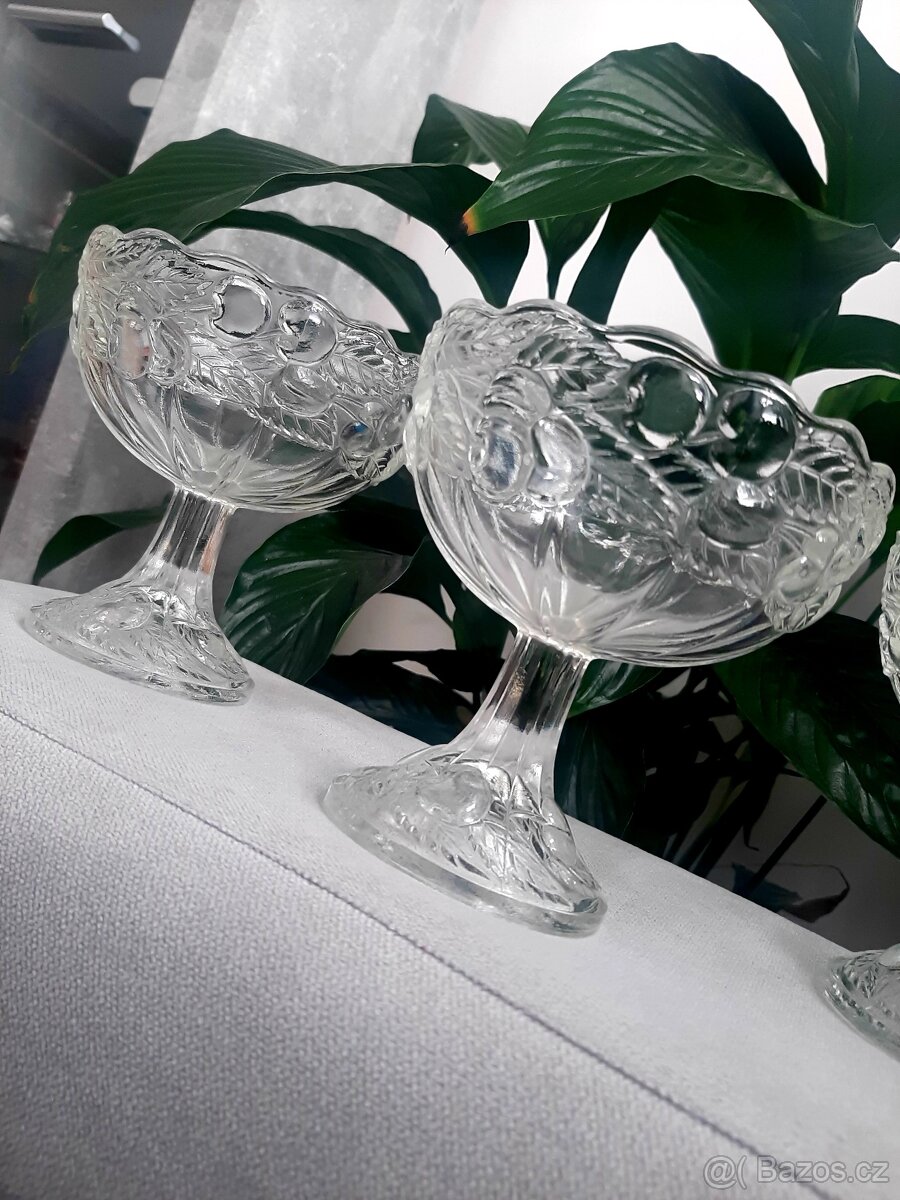 Skleněné poháry, misky, sklenice na kávu a jiné.. - 3