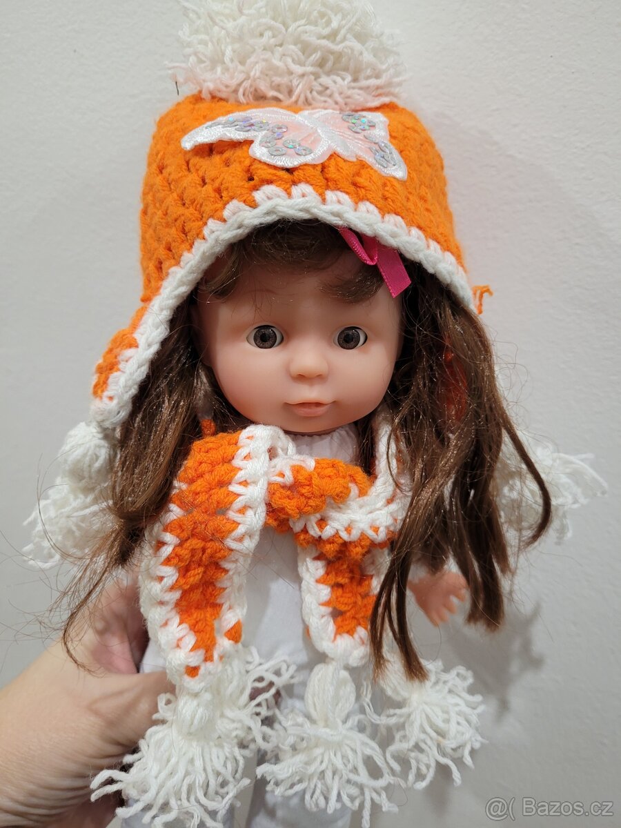 Pěkná panenka s doplňky..šála a čepice - 3