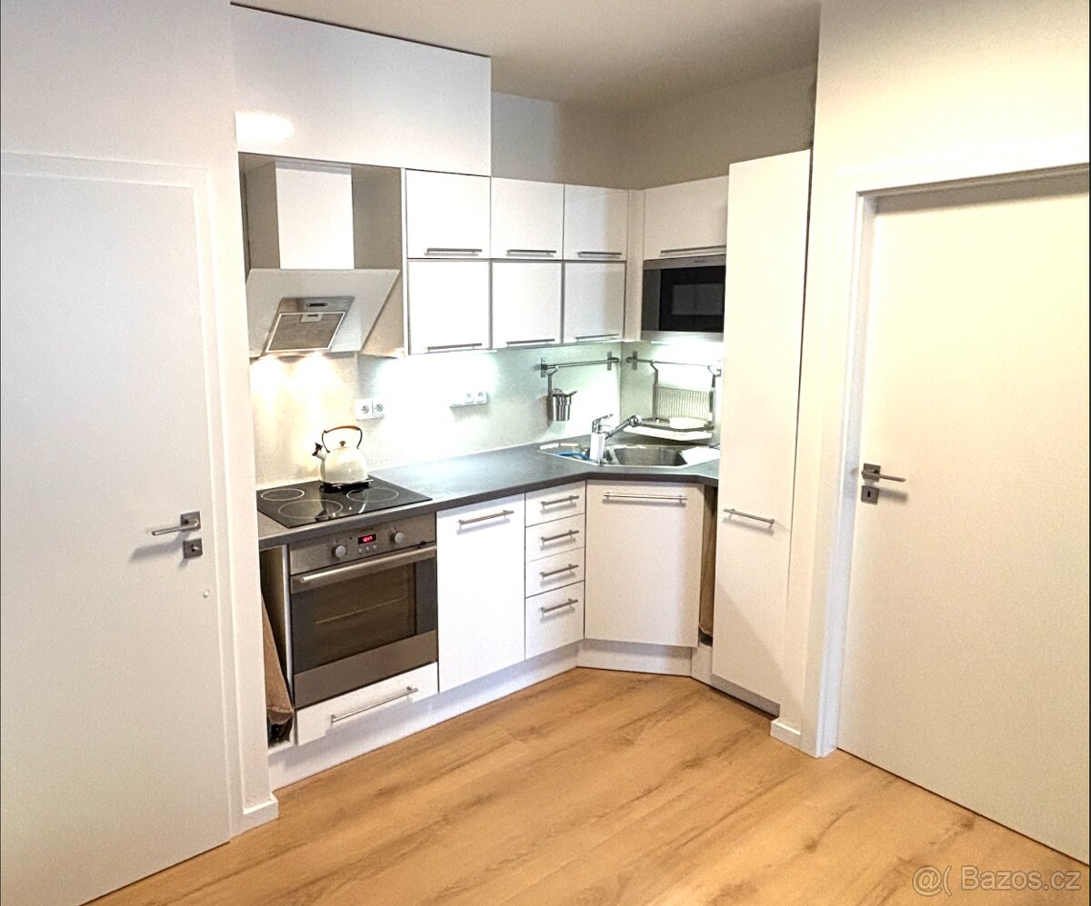 Kuchyňská linka včetně spotřebičů - 3