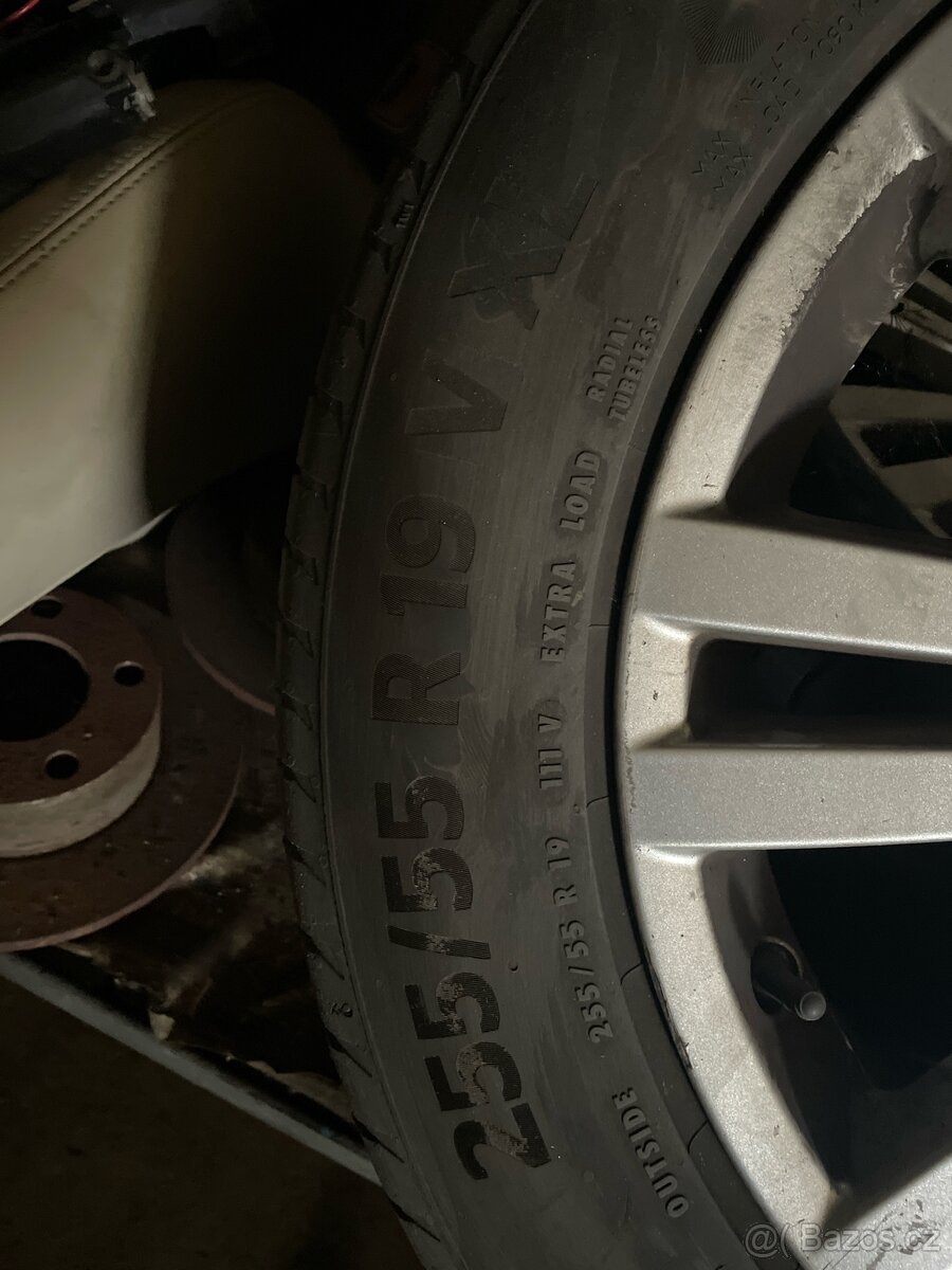 Continental 255/55R19 - 3
