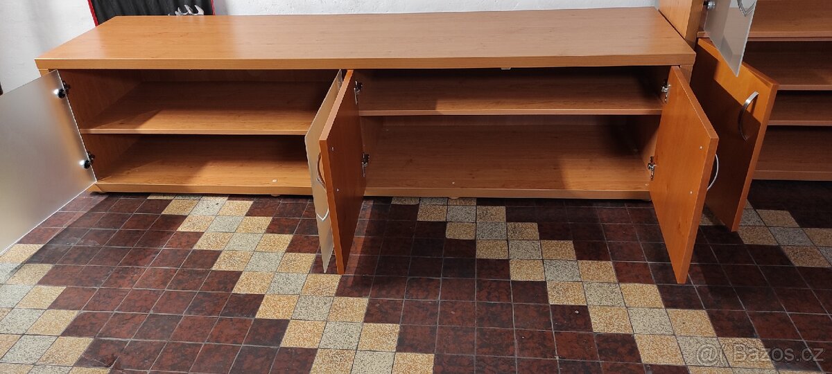 Obývací stěna+konferenční stůl. - 3