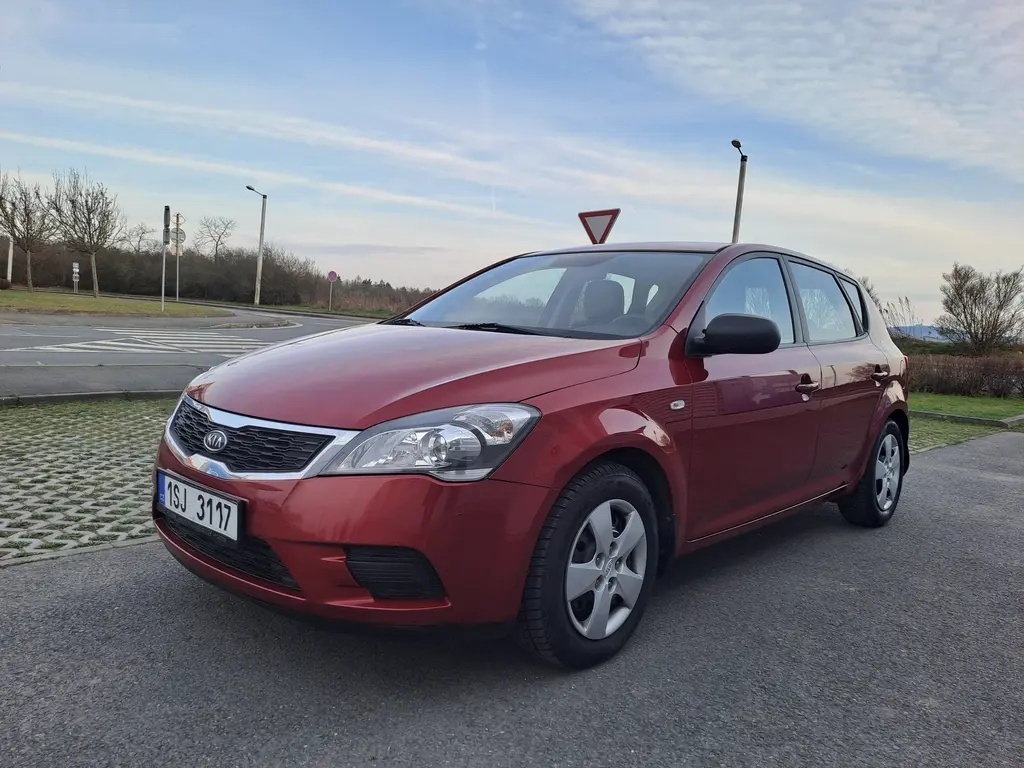 Kia Cee´d, 1.6CRDI ČR 2.MAJ PĚKNÉ AUTO - 3