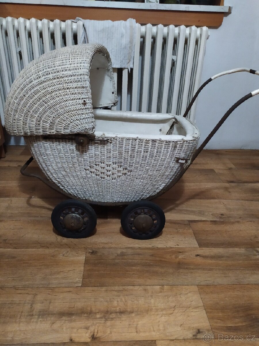 Starodávný kočárek - 3