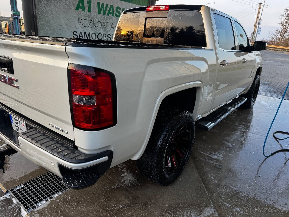 GMC SIERRA DENALI - 3