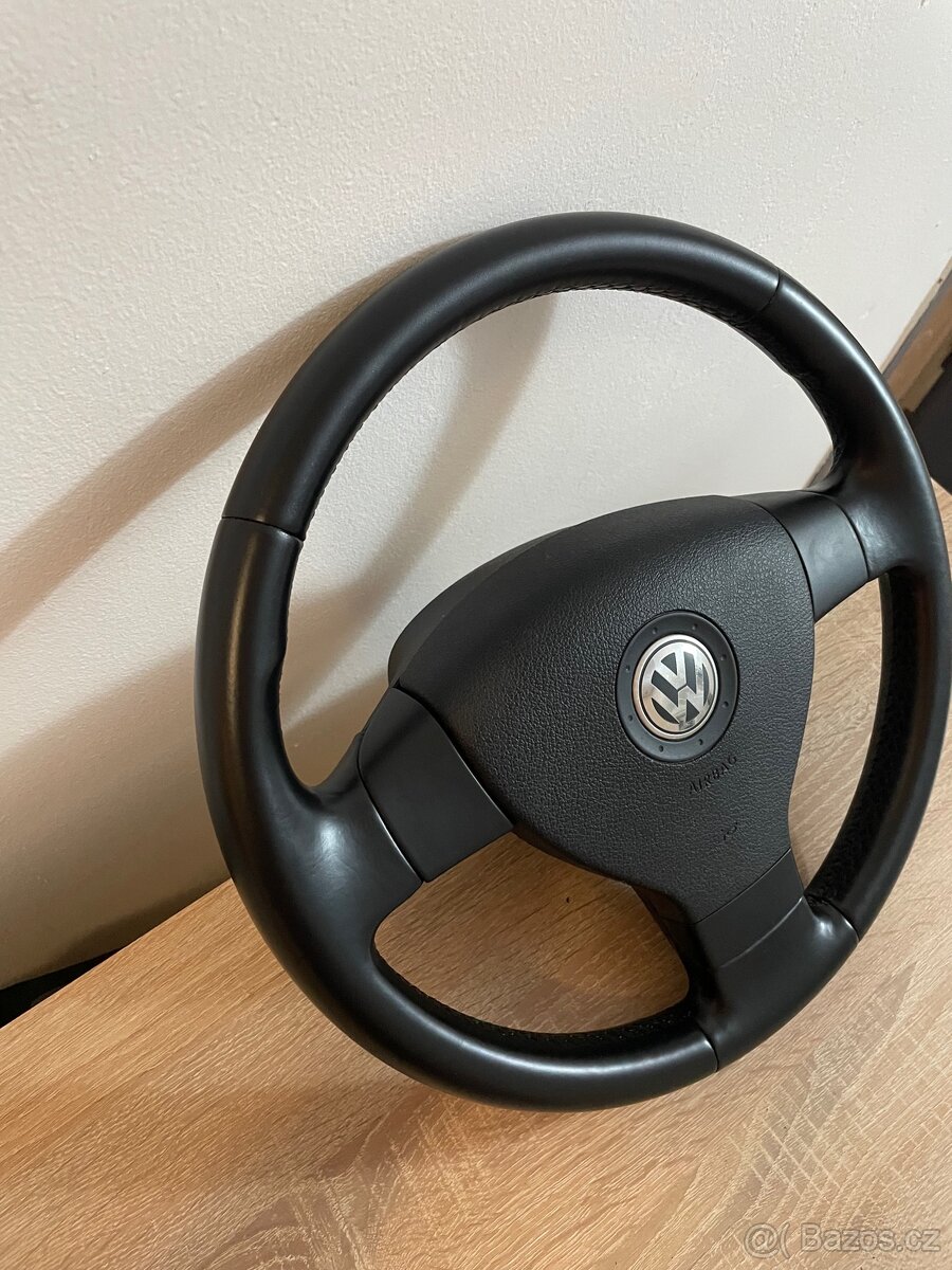 Kožený tříramenný volant VW - 3
