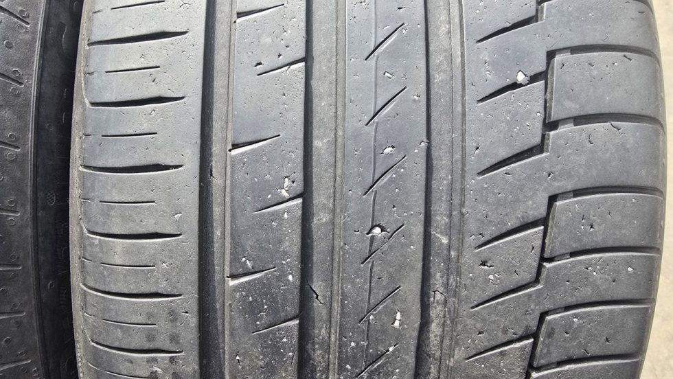 Letní pneu 245/40/18 Continental - 3