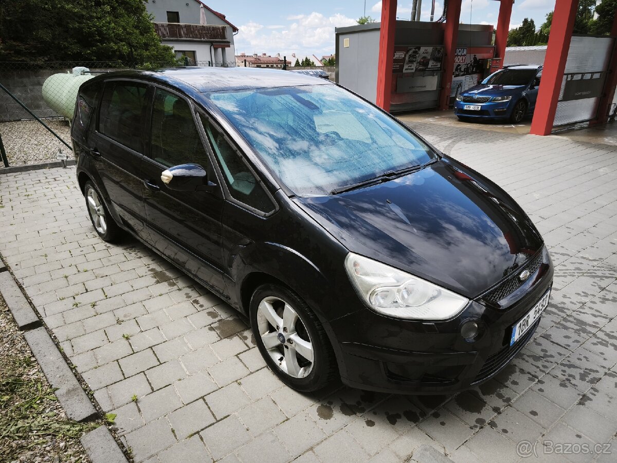 Ford s-max 2,5T 162kW, 7 míst - 3
