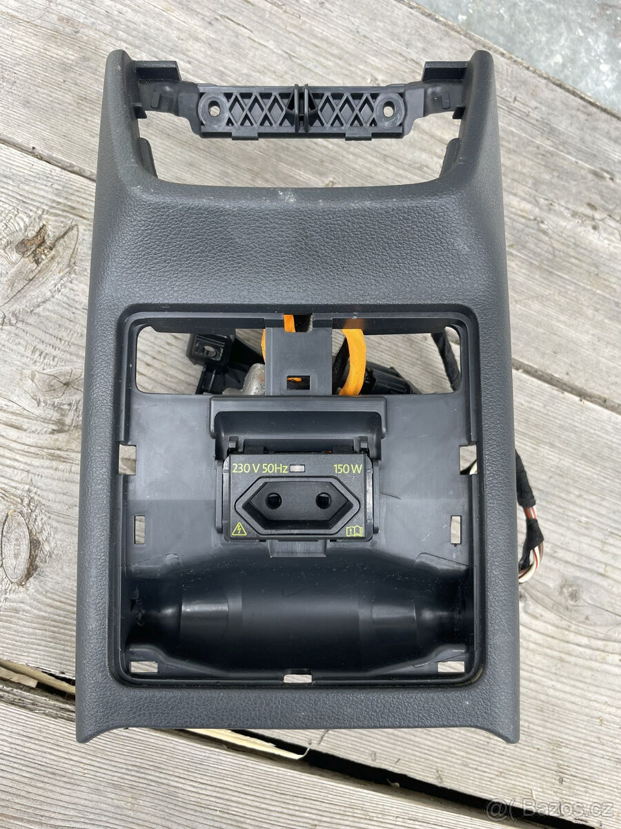 Měnič napětí 230V + kryt OIII + zásuvka (Škoda VW) - 3