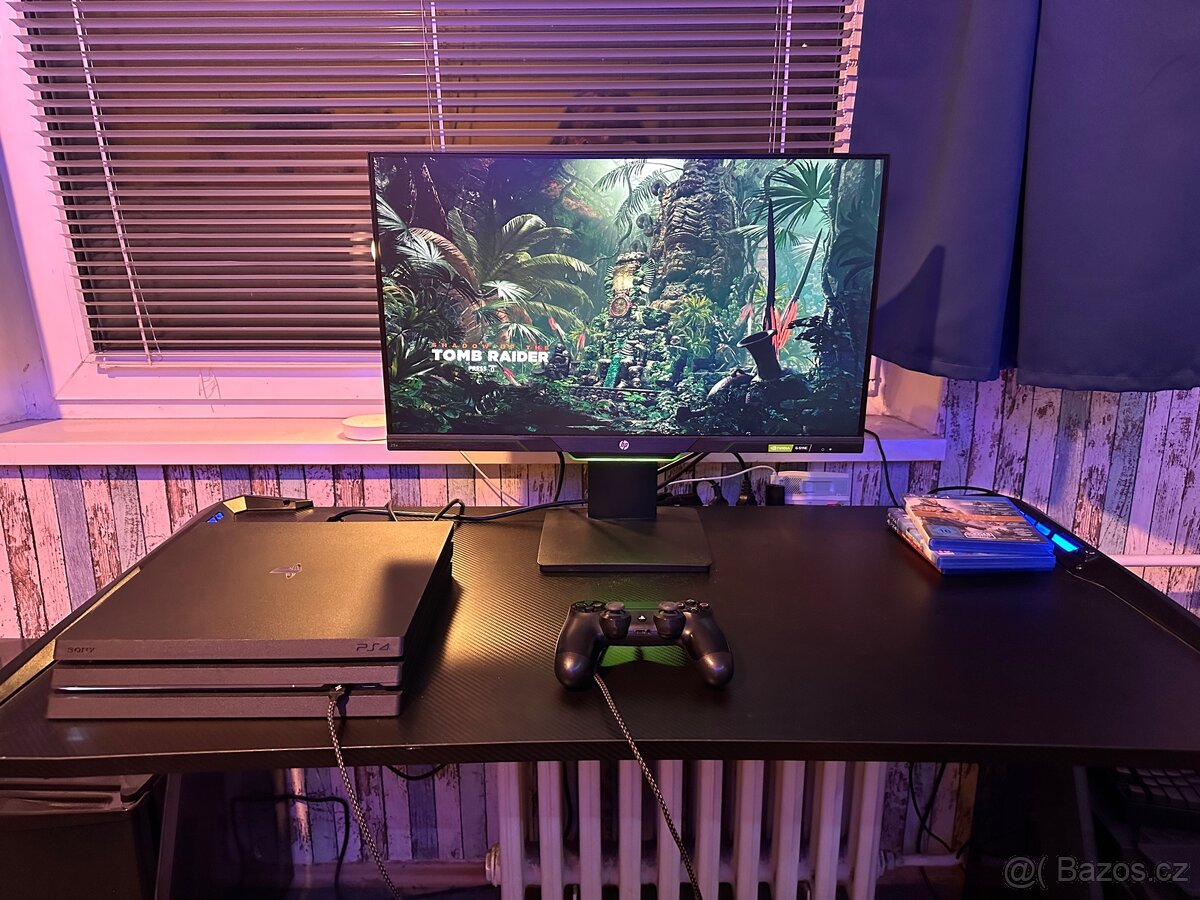Prodám PlayStation 4 Pro (1TB) + ovladač + 3x hry - 3