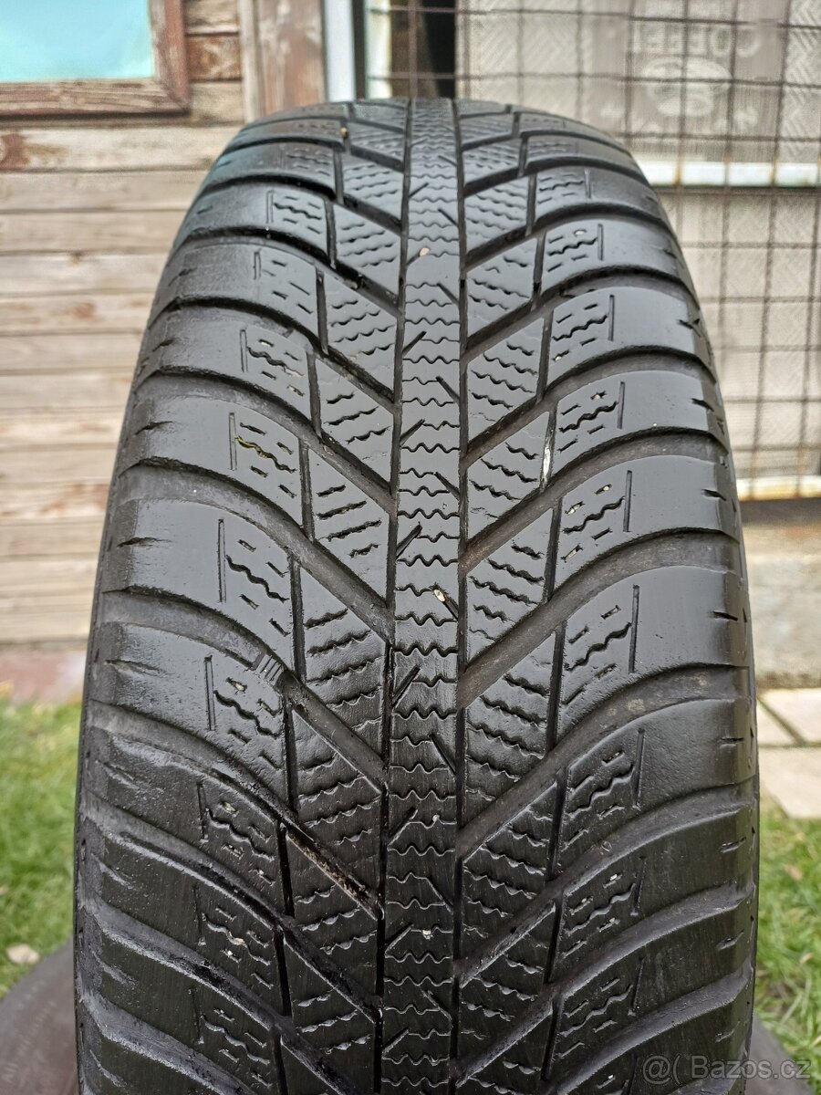 Prodám sadu zimních pneu 195/65R15 - 3