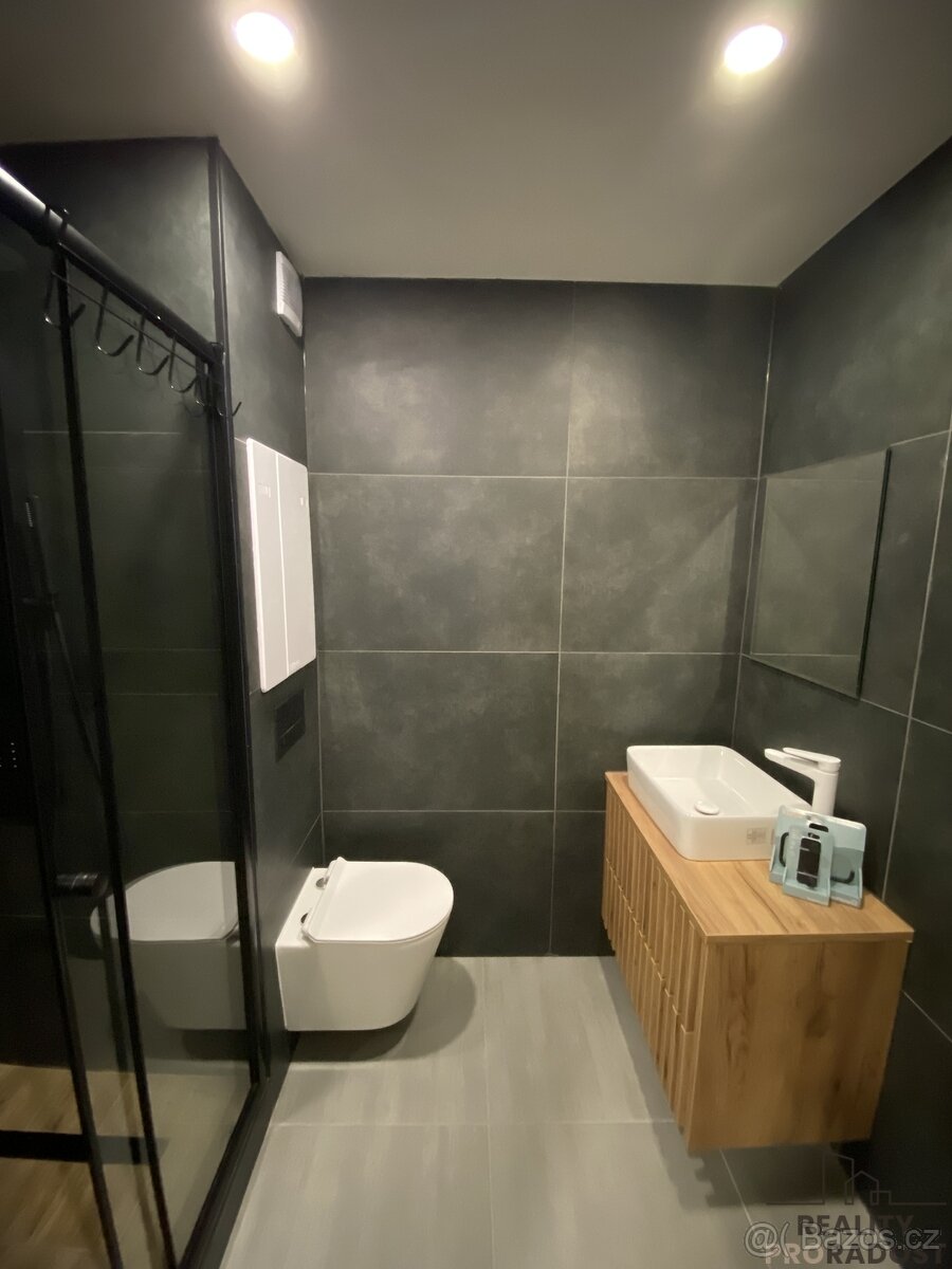 Moderně zrekonstruovaný byt 2+1, 56 m² s balkonem - 3