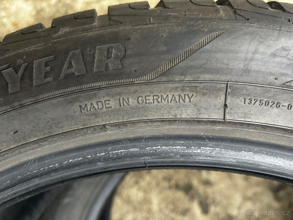 Zimní pneumatiky Goodyear 255/45R19 - 3