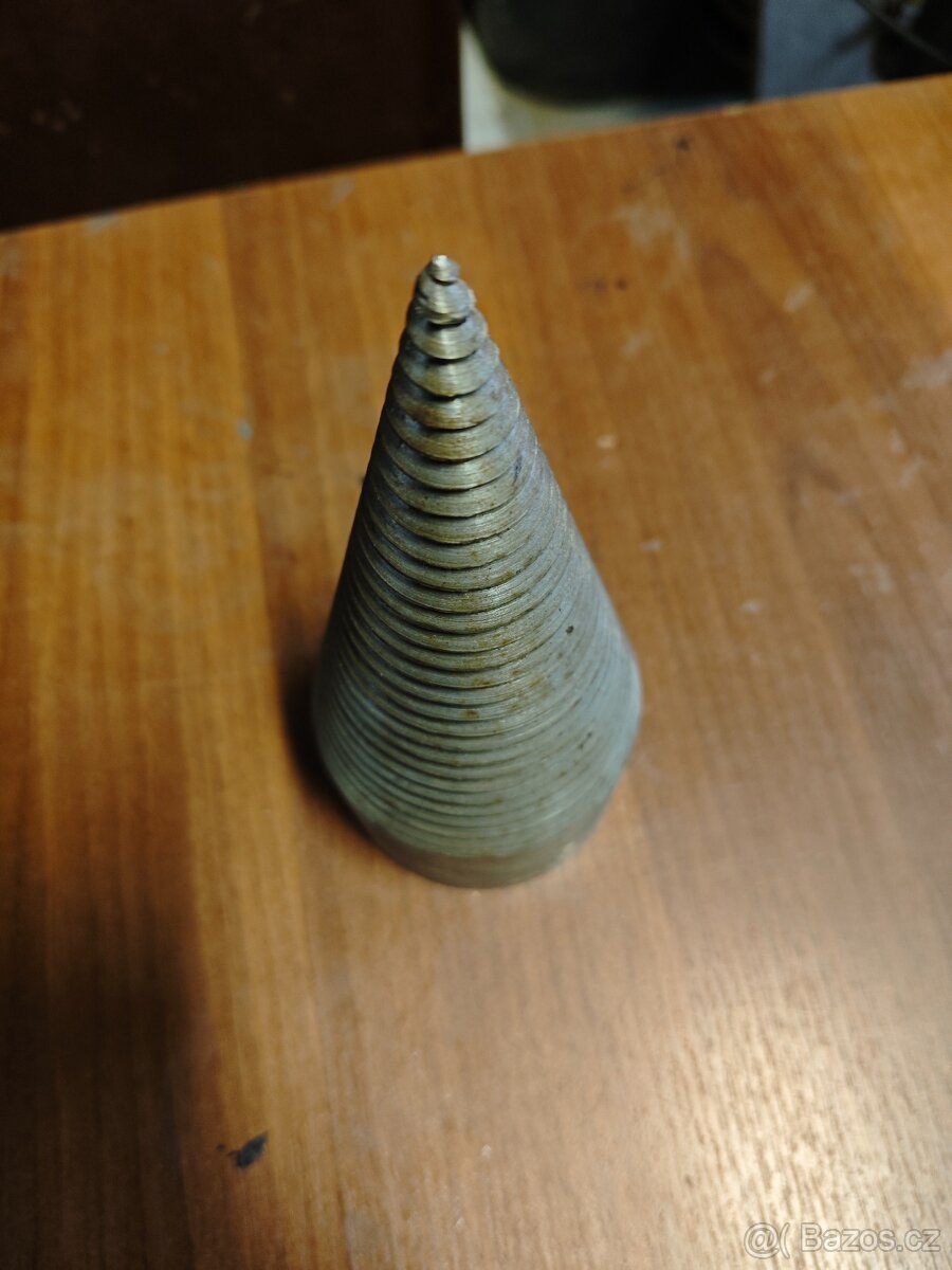 Kuželový vrták na štípání dřeva - 3