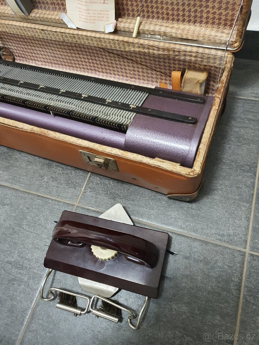 retro ČSSR pletací stroj rok 1962 socializmus - 3