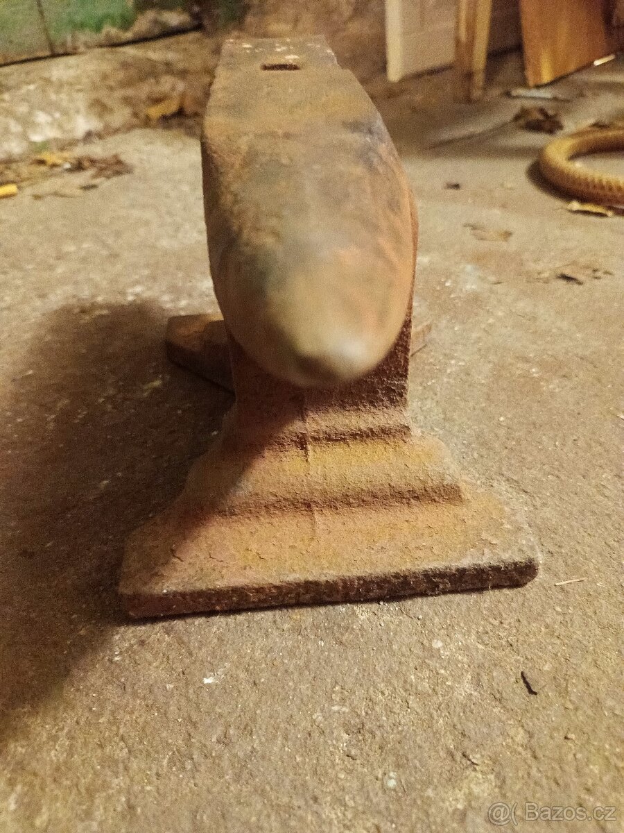 Kovadlina stará bez závad 10kg - 3